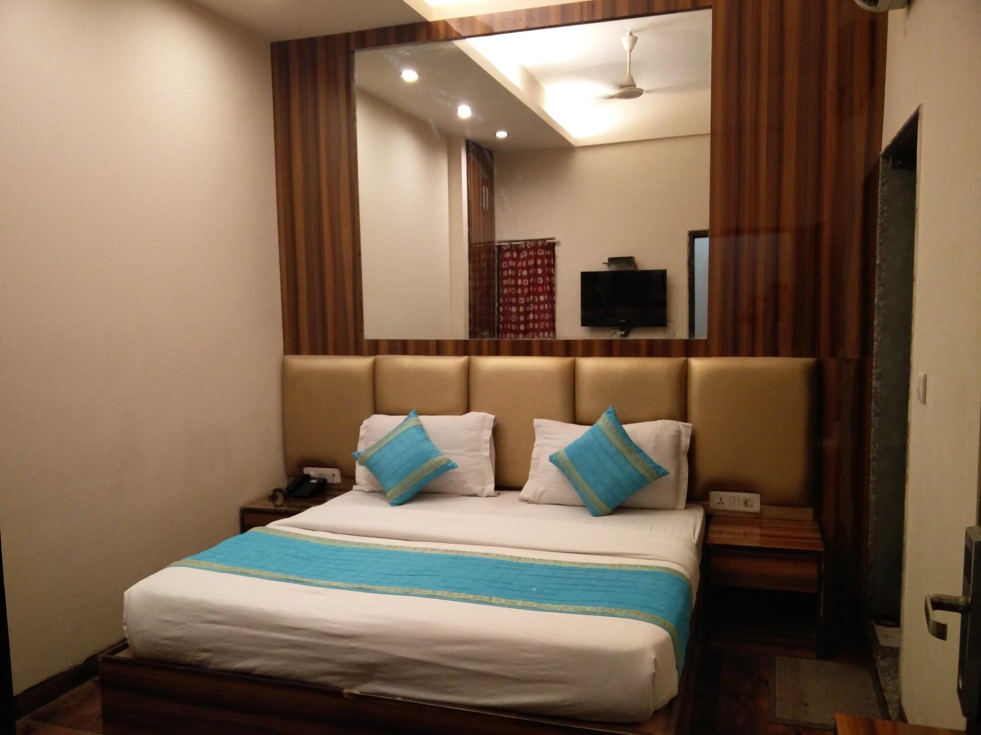 Rupam Hotel Delhi  Exteriör bild