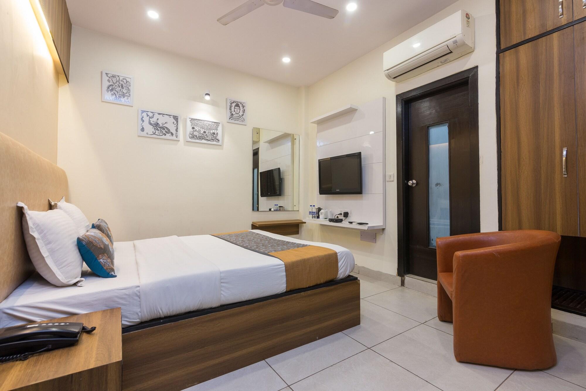 Rupam Hotel Delhi  Exteriör bild