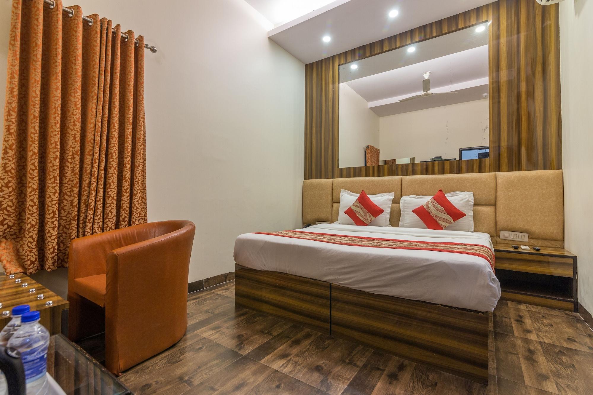 Rupam Hotel Delhi  Exteriör bild