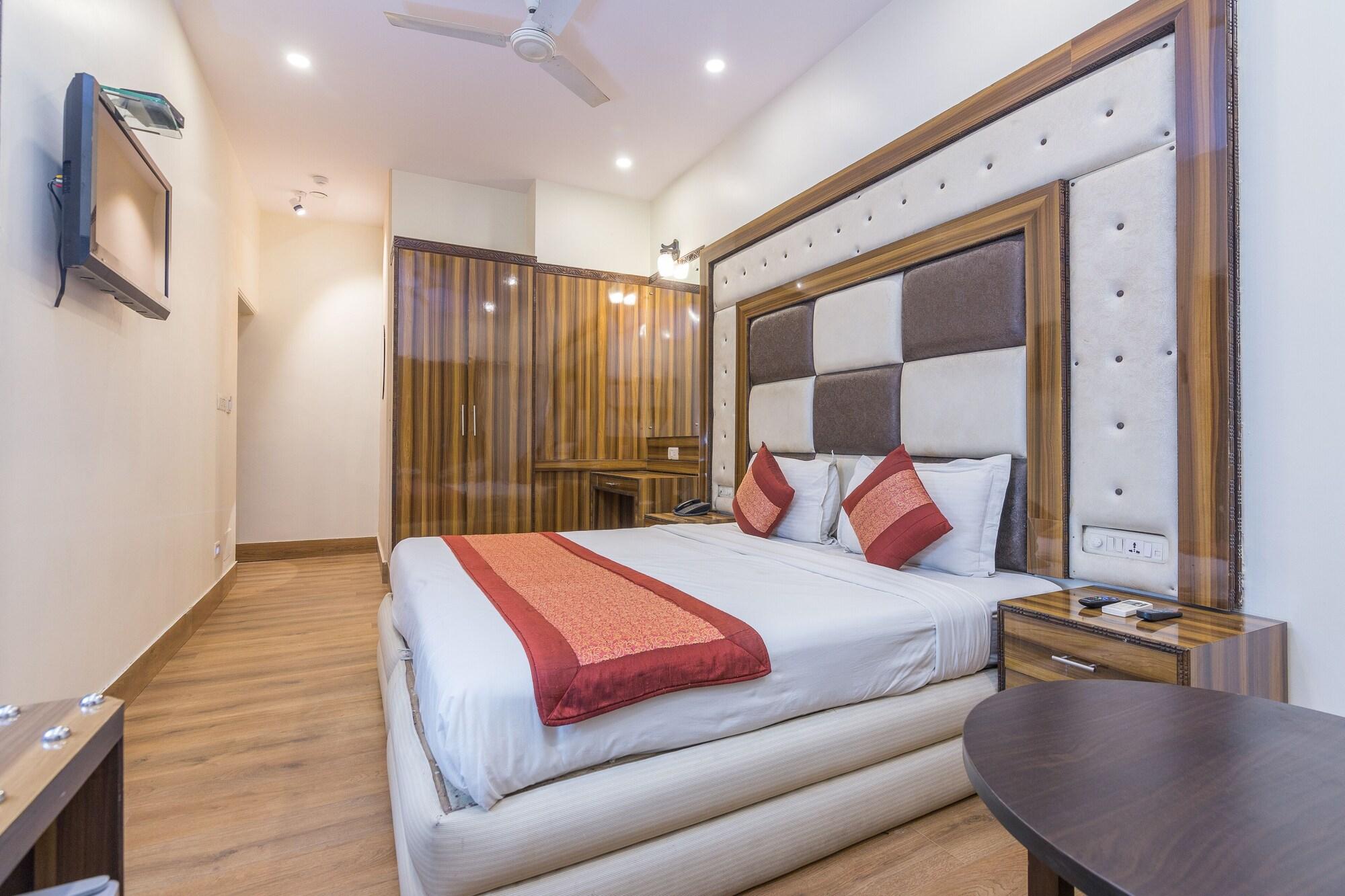 Rupam Hotel Delhi  Exteriör bild