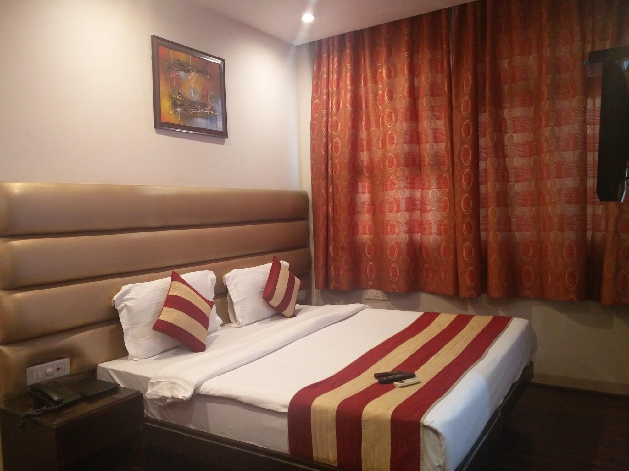 Rupam Hotel Delhi  Exteriör bild