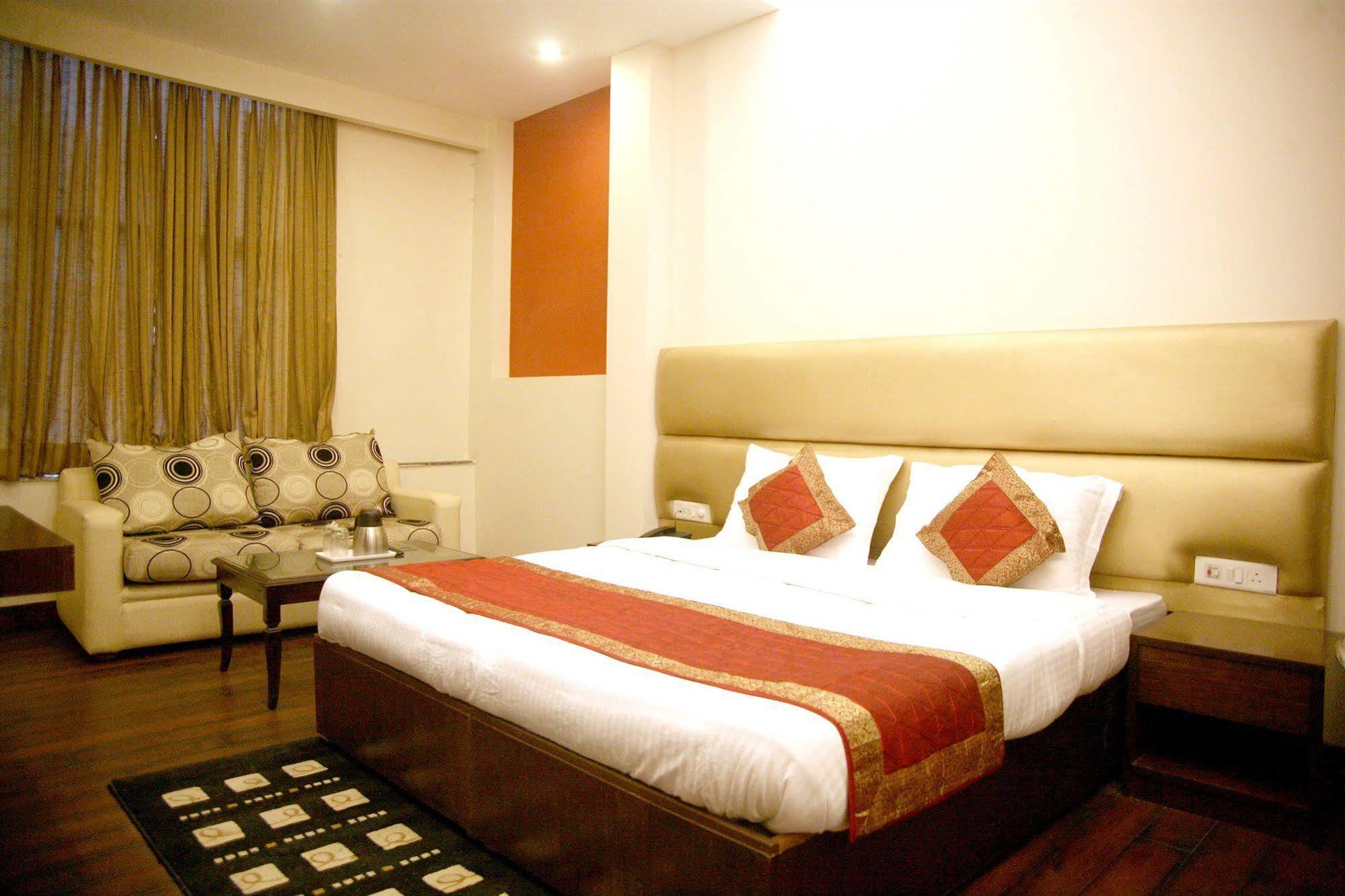 Rupam Hotel Delhi  Exteriör bild
