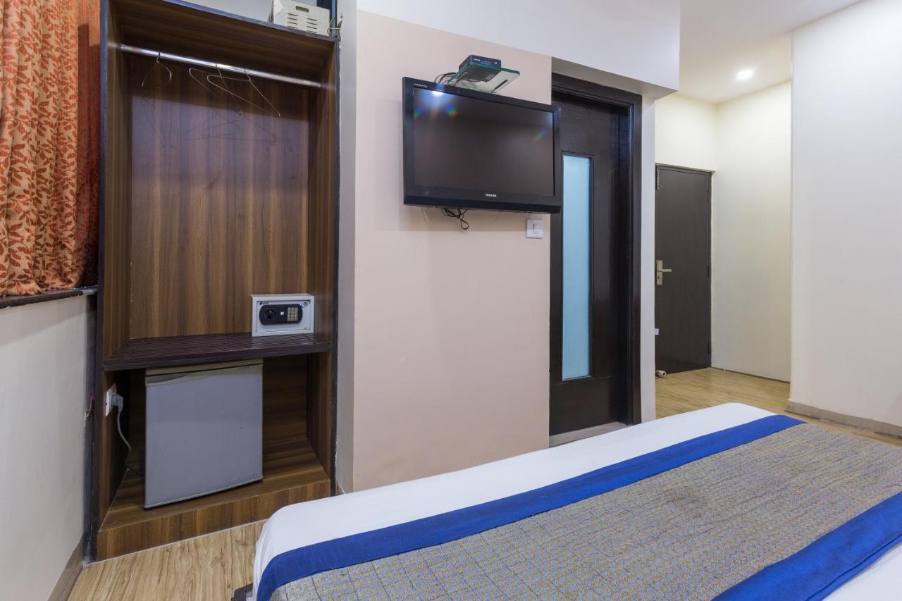 Rupam Hotel Delhi  Exteriör bild
